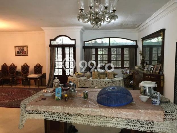 For Sale! Premium House LT 1429m2 Desain Elegan di Senayan For Sale! Premium House LT 1429m2 Desain Elegan di Senayan