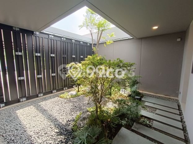 Rumah Elit LB 275m2 Siap Pakai Desain Elegan di Kota Baru Parahyangan, Bandung Rumah Elit LB 275m2 Siap Pakai Desain Elegan di Kota Baru Parahyangan, Bandung