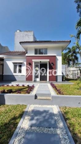 Rumah Elit Modern Tanpa Renovasi di Kota Baru Parahyangan Bandung Rumah Elit Modern Tanpa Renovasi di Kota Baru Parahyangan Bandung