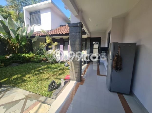 Rumah Mewah LB 400m2 Siap Huni Desain Elegan di Kota Baru Parahyangan, Bandung Rumah Mewah LB 400m2 Siap Huni Desain Elegan di Kota Baru Parahyangan, Bandung