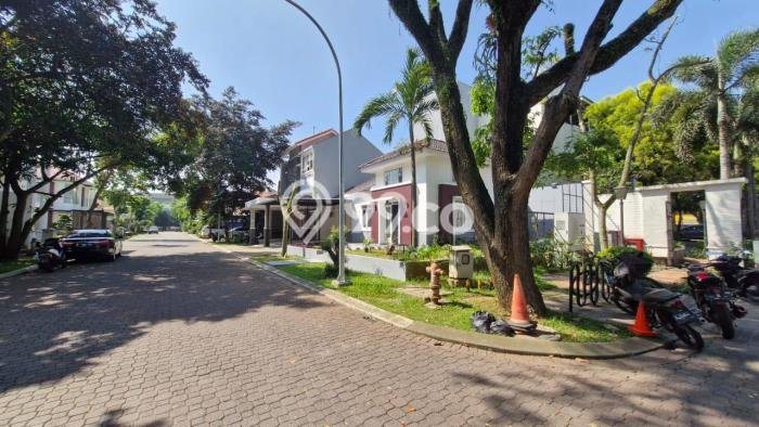 KESEMPATAN EMAS! Rumah di , Bandung, Luas 192m2m² LB 84m2m² KESEMPATAN EMAS! Rumah di , Bandung, Luas 192m2m² LB 84m2m²