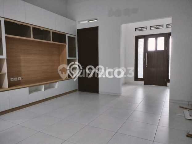 Ready to Use! Luxury House LT 350m2 Desain Modern di Kota Baru Parahyangan Ready to Use! Luxury House LT 350m2 Desain Modern di Kota Baru Parahyangan
