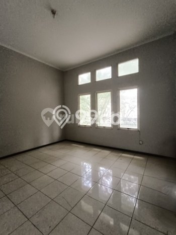 Unit Ruko Dijual di Bandung LT 102m2 & LB 208m2 Unit Ruko Dijual di Bandung LT 102m2 & LB 208m2