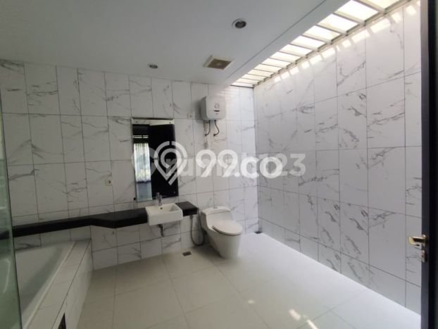 Rumah Luxury Modern Tanpa Renovasi di Kota Baru Parahyangan Bandung Rumah Luxury Modern Tanpa Renovasi di Kota Baru Parahyangan Bandung