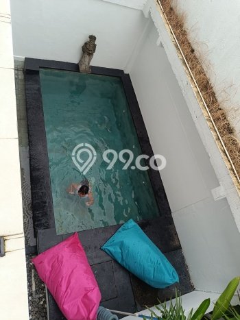 Disewakan! Rumah 3 Kamar Tidur &
2 Kamar Mandi di Kerobokan, Badung Disewakan! Rumah 3 Kamar Tidur &
2 Kamar Mandi di Kerobokan, Badung