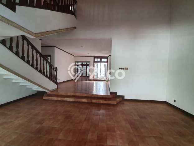 Rumah Mewah Siap Huni LT 407m2 di Cinere, Depok Rumah Mewah Siap Huni LT 407m2 di Cinere, Depok