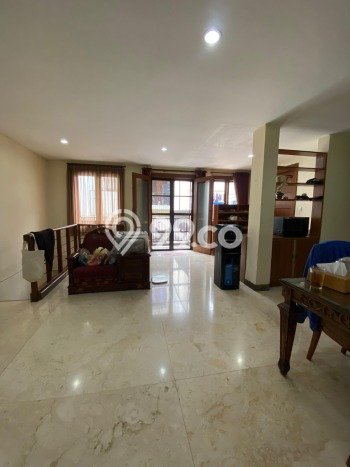 Rumah Elit Modern Tanpa Renovasi di Lebak Bulus Jakarta Selatan Rumah Elit Modern Tanpa Renovasi di Lebak Bulus Jakarta Selatan