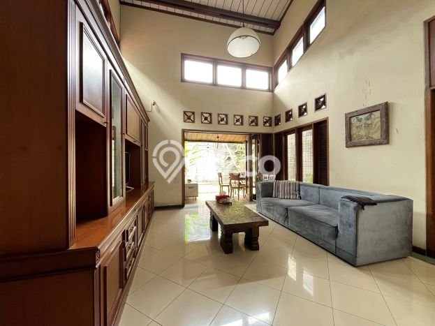 Hunian Mewah LB 300m2 Siap Huni Desain Elegan di Lebak Bulus, Jakarta Selatan Hunian Mewah LB 300m2 Siap Huni Desain Elegan di Lebak Bulus, Jakarta Selatan