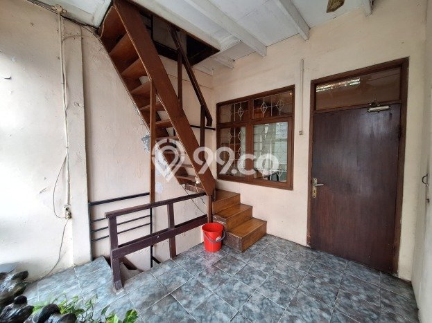 Unit Kantor Dijual di Jakarta Selatan LT 335m2 & LB 362m2 Unit Kantor Dijual di Jakarta Selatan LT 335m2 & LB 362m2