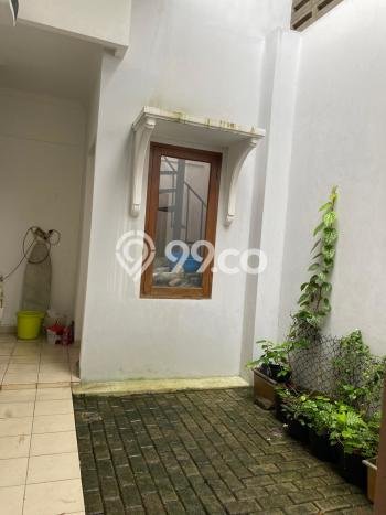 Hunian Elit LB 250m2 Siap Pakai Desain Elegan di Pangkalan Jati, Depok Hunian Elit LB 250m2 Siap Pakai Desain Elegan di Pangkalan Jati, Depok