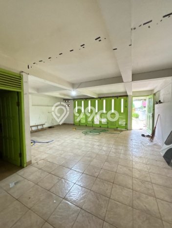 BEST PRICE! Rumah Berkualitas area , LT 865m2m² LB 300m2m² BEST PRICE! Rumah Berkualitas area , LT 865m2m² LB 300m2m²