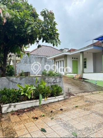 Ready to Use! Luxury House LT 865m2 Desain Modern di Cigadung Ready to Use! Luxury House LT 865m2 Desain Modern di Cigadung