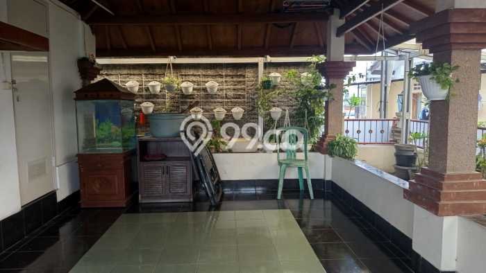 Disewakan! Rumah 5 Kamar Tidur &
2 Kamar Mandi di Cibeunying, Bandung Disewakan! Rumah 5 Kamar Tidur &
2 Kamar Mandi di Cibeunying, Bandung