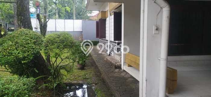 Ready to Use! Luxury House LT 594m2 Desain Elegan di Riau Ready to Use! Luxury House LT 594m2 Desain Elegan di Riau