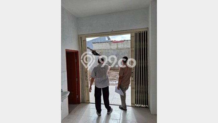 Disewakan Ruko di Kawasan Ramai Srengseng Luas 225m2 Disewakan Ruko di Kawasan Ramai Srengseng Luas 225m2