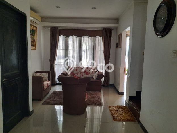 Rumah Elit Modern Siap Huni di Kota Wisata Jakarta Timur Rumah Elit Modern Siap Huni di Kota Wisata Jakarta Timur