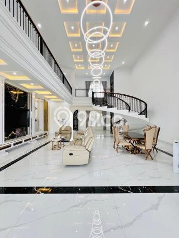 Jual Rumah Mewah Megah Dengan View Eksklusif di Pondok Indah, Jakarta Selatan Jual Rumah Mewah Megah Dengan View Eksklusif di Pondok Indah, Jakarta Selatan