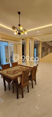 Rumah Elit LB 250m2 Siap Huni Desain Elegan di Kota Wisata, Jakarta Timur Rumah Elit LB 250m2 Siap Huni Desain Elegan di Kota Wisata, Jakarta Timur