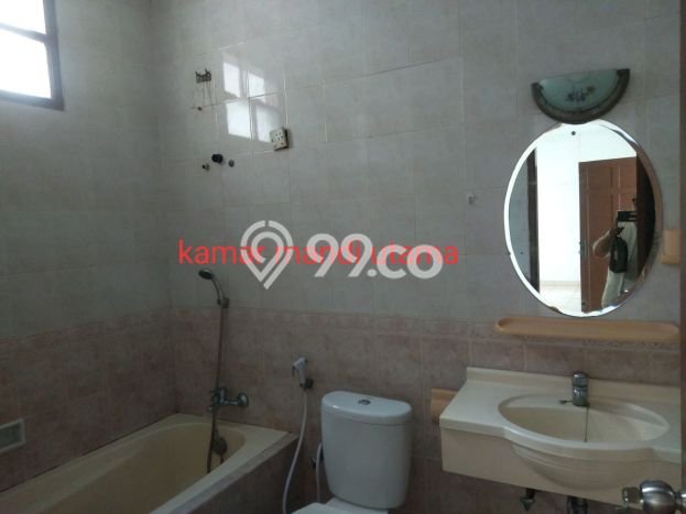 Rumah Luxury Modern Tanpa Renovasi di Kota Wisata Jakarta Timur Rumah Luxury Modern Tanpa Renovasi di Kota Wisata Jakarta Timur