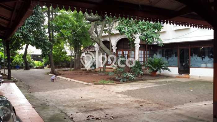 For Sale! Premium House LT 2816m2 Desain Elegan di Kampung Rambutan For Sale! Premium House LT 2816m2 Desain Elegan di Kampung Rambutan