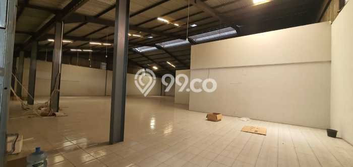 Unit Gudang Paling Strategis di Tandes Surabaya dengan LB 800m2 Unit Gudang Paling Strategis di Tandes Surabaya dengan LB 800m2