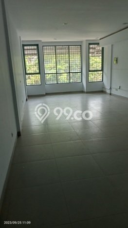 Ruko Dijual di Jakarta Barat LT 67m2 & LB 270m2 Lokasi Terbaik! Ruko Dijual di Jakarta Barat LT 67m2 & LB 270m2 Lokasi Terbaik!
