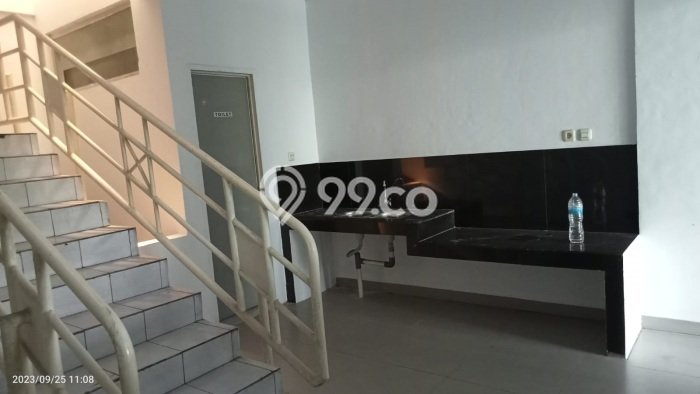 Ruko Dijual di Jakarta Barat LT 67m2 & LB 270m2 Lokasi Terbaik! Ruko Dijual di Jakarta Barat LT 67m2 & LB 270m2 Lokasi Terbaik!