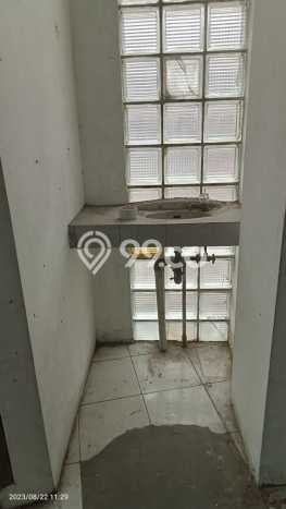 Ruko Dijual di Prime Area Jakarta Barat Luas 160m2 Ruko Dijual di Prime Area Jakarta Barat Luas 160m2