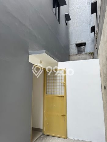 Ruko Bagus Dijual LB 320m2 Lokasi Strategis Jakarta Barat Area Cocok untuk Berbisnis Ruko Bagus Dijual LB 320m2 Lokasi Strategis Jakarta Barat Area Cocok untuk Berbisnis