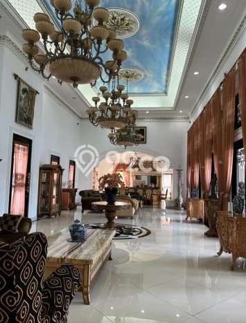 Ready to Use! Luxury House LT 4758m2 Desain Elegan di Sentul City Ready to Use! Luxury House LT 4758m2 Desain Elegan di Sentul City