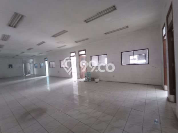 Gudang untuk disewa di Cibinong punya LT 5500m2 & LB 3500m2 harga sewa kompetitif Gudang untuk disewa di Cibinong punya LT 5500m2 & LB 3500m2 harga sewa kompetitif