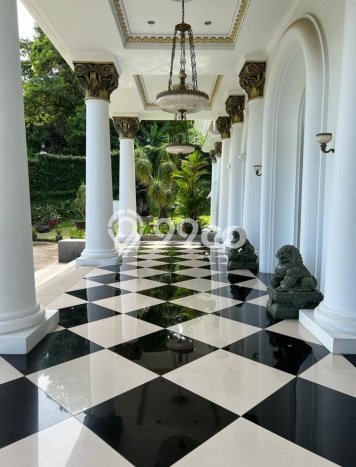 Ready to Use! Luxury House LT 4758m2 Desain Elegan di Sentul City Ready to Use! Luxury House LT 4758m2 Desain Elegan di Sentul City