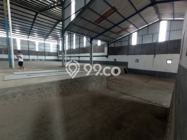 Gudang Disewakan di Area Ramai Cileungsi, Bogor Gudang Disewakan di Area Ramai Cileungsi, Bogor