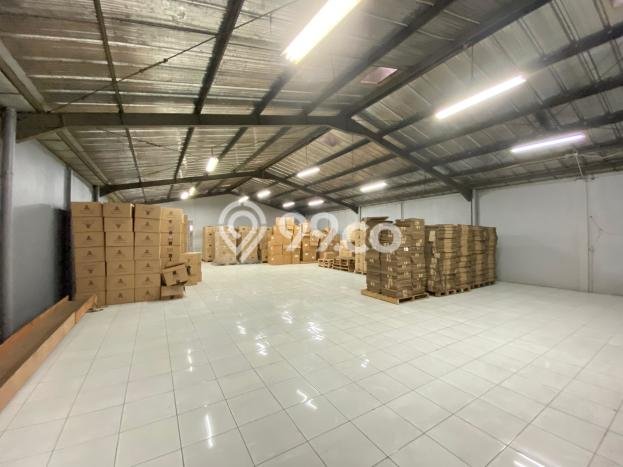 Gudang Komersial Disewakan di BSD Tangerang Selatan Luas 600m2 Gudang Komersial Disewakan di BSD Tangerang Selatan Luas 600m2