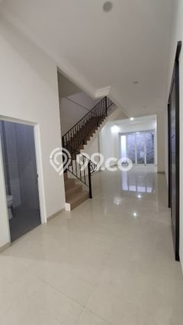 Hot Offer Hunian Mewah Ideal dan Luas di Duren Sawit, Jakarta Timur Hot Offer Hunian Mewah Ideal dan Luas di Duren Sawit, Jakarta Timur