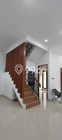 Rumah Modern 4 KT di Pondok Kelapa Jakarta Timur Unfurnished Rumah Modern 4 KT di Pondok Kelapa Jakarta Timur Unfurnished