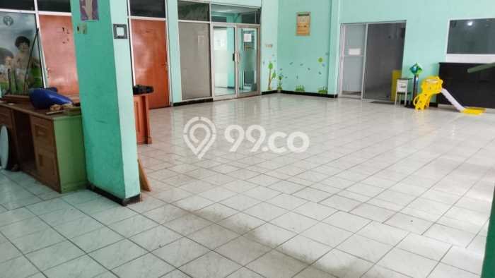 Area Ramai! Komersial Dijual di Duren Sawit untuk Bisnis Luas Bangunan 700m2 Area Ramai! Komersial Dijual di Duren Sawit untuk Bisnis Luas Bangunan 700m2