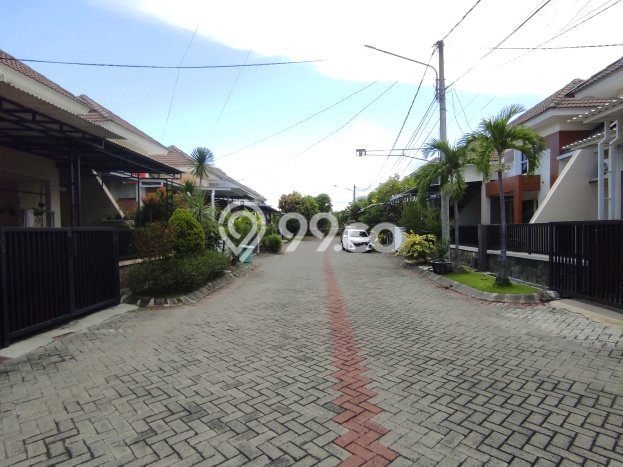 Dijual Rumah Eksklusif 4 KT di Pondok Tjandra, Sidoarjo Dijual Rumah Eksklusif 4 KT di Pondok Tjandra, Sidoarjo