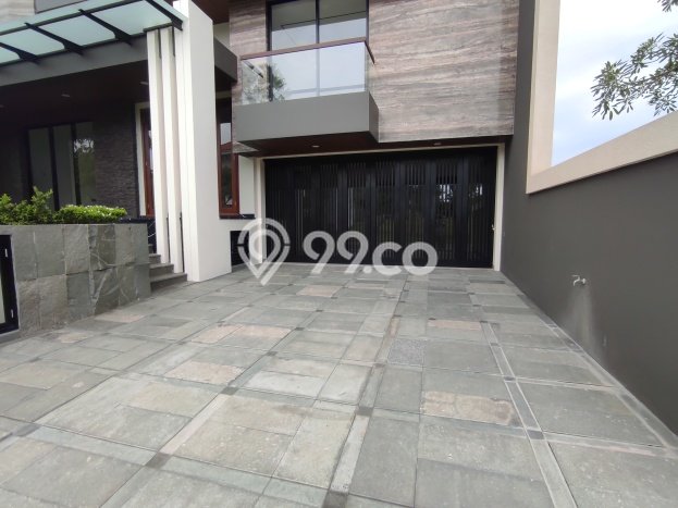 Jual Rumah Luas Elegan Dengan View Cantik di Pakuwon Indah, Surabaya Jual Rumah Luas Elegan Dengan View Cantik di Pakuwon Indah, Surabaya