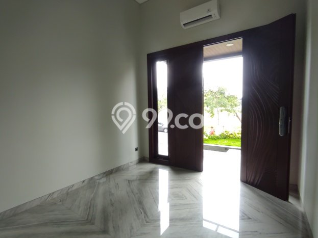 Jual Rumah Luas Elegan Dengan View Cantik di Pakuwon Indah, Surabaya Jual Rumah Luas Elegan Dengan View Cantik di Pakuwon Indah, Surabaya