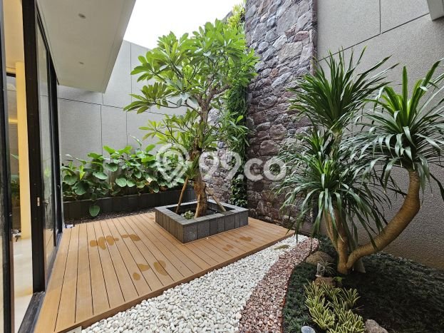Dijual Rumah Mewah Elegan Dengan View Eksklusif di Pakuwon Indah, Surabaya Dijual Rumah Mewah Elegan Dengan View Eksklusif di Pakuwon Indah, Surabaya