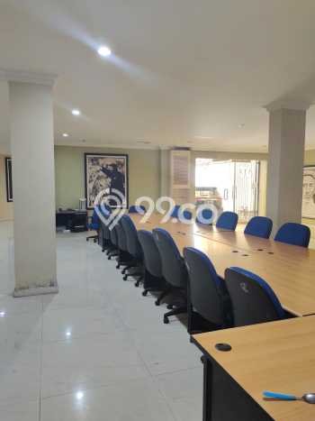 Rumah Mewah LB 1000m2 Siap Pakai Desain Elegan di Pegangsaan, Jakarta Pusat Rumah Mewah LB 1000m2 Siap Pakai Desain Elegan di Pegangsaan, Jakarta Pusat