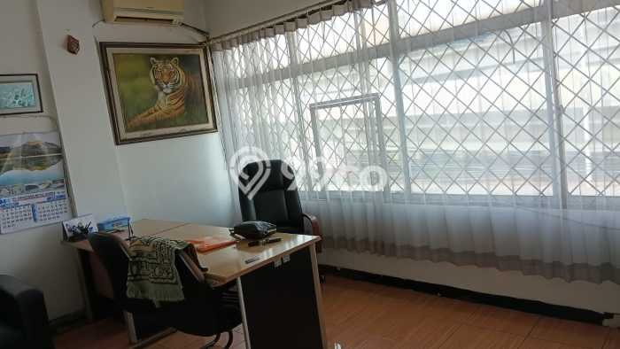 Ruko Dijual di Jakarta Timur LT 140m2 & LB 300m2 Lokasi Terbaik! Ruko Dijual di Jakarta Timur LT 140m2 & LB 300m2 Lokasi Terbaik!