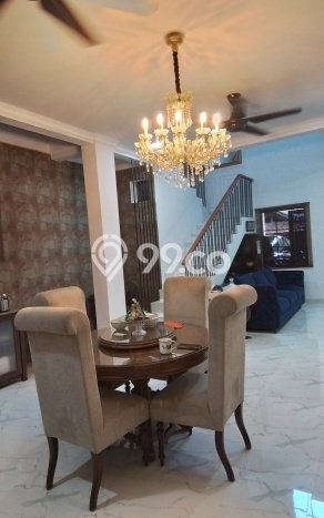 Jual Rumah Luas Elegan Dengan View Cantik di Rempoa, Tangerang Selatan Jual Rumah Luas Elegan Dengan View Cantik di Rempoa, Tangerang Selatan
