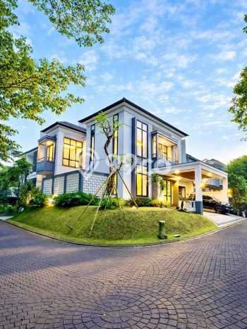 Rumah Eksklusif Dijual LT 261m2 di BSD, Tangerang Selatan Rumah Eksklusif Dijual LT 261m2 di BSD, Tangerang Selatan