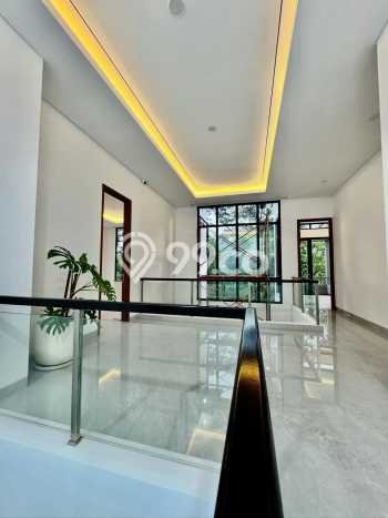 Rumah Eksklusif Dijual LT 261m2 di BSD, Tangerang Selatan Rumah Eksklusif Dijual LT 261m2 di BSD, Tangerang Selatan