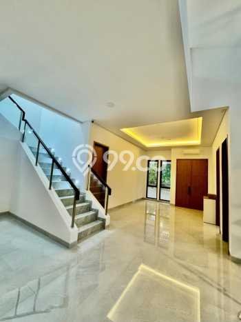 Rumah Eksklusif Dijual LT 261m2 di BSD, Tangerang Selatan Rumah Eksklusif Dijual LT 261m2 di BSD, Tangerang Selatan