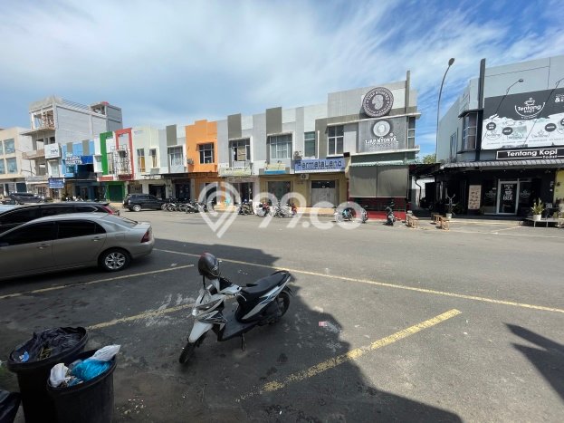 LOKASI TERBAIK! Ruko di Batam Kota, Luas 1404m2m², Akses Utama LOKASI TERBAIK! Ruko di Batam Kota, Luas 1404m2m², Akses Utama