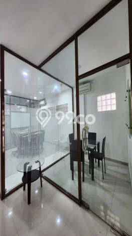 Ruko Disewa di Jakarta Pusat dengan LB 210m2 Area Komersial Ramai Ruko Disewa di Jakarta Pusat dengan LB 210m2 Area Komersial Ramai