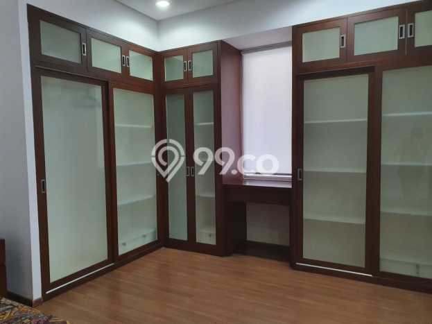 Lokasi strategis! Rumah siap huni dikontrakkan di Mampang Prapatan LB 240m2 Lokasi strategis! Rumah siap huni dikontrakkan di Mampang Prapatan LB 240m2
